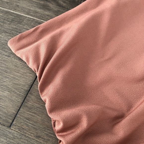 2/40$ ๐ Beautiful salmon form fitting skirt - Picture 3 of 6